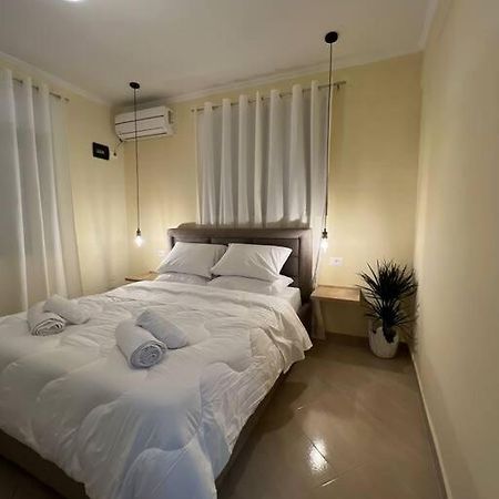Villa Oleandro Tirana Exteriör bild